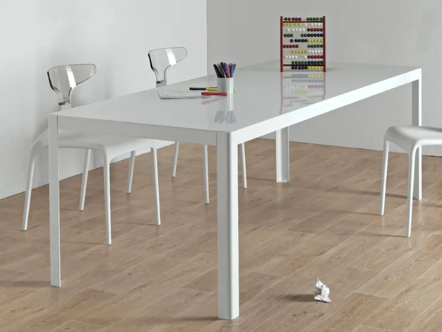 R15 – steel table